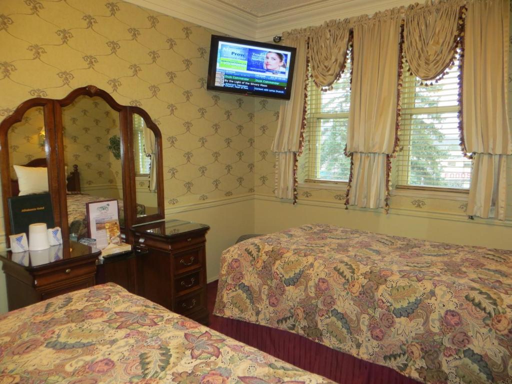 Athabasca Hotel Jasper Room photo